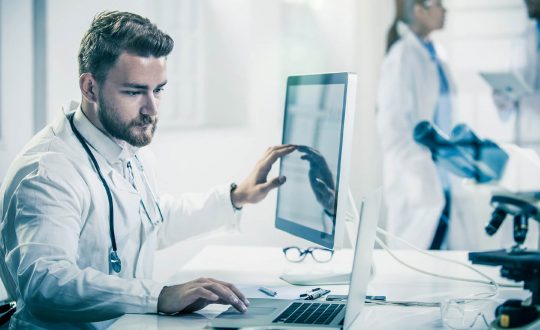 redstack-uslugi-it-dla-szpitali